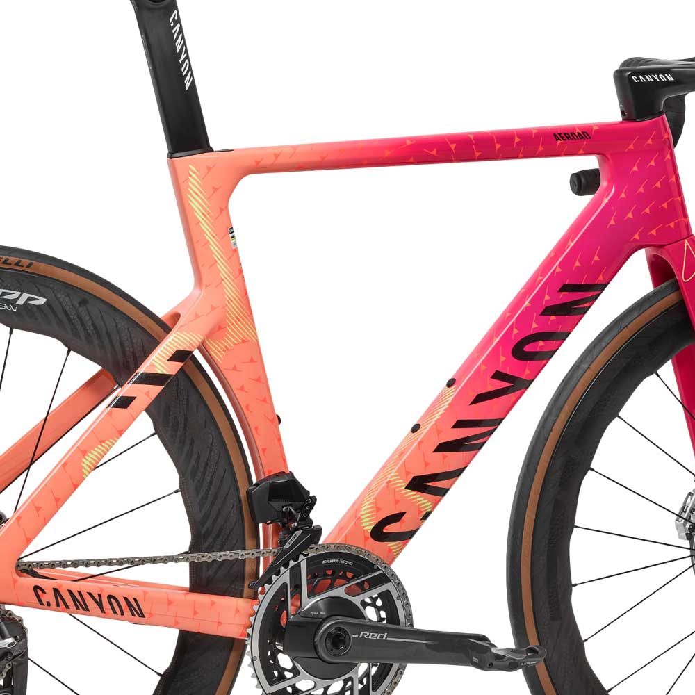 2025-Canyon-Aeroad-CFR-AXS-Road-Bike-02