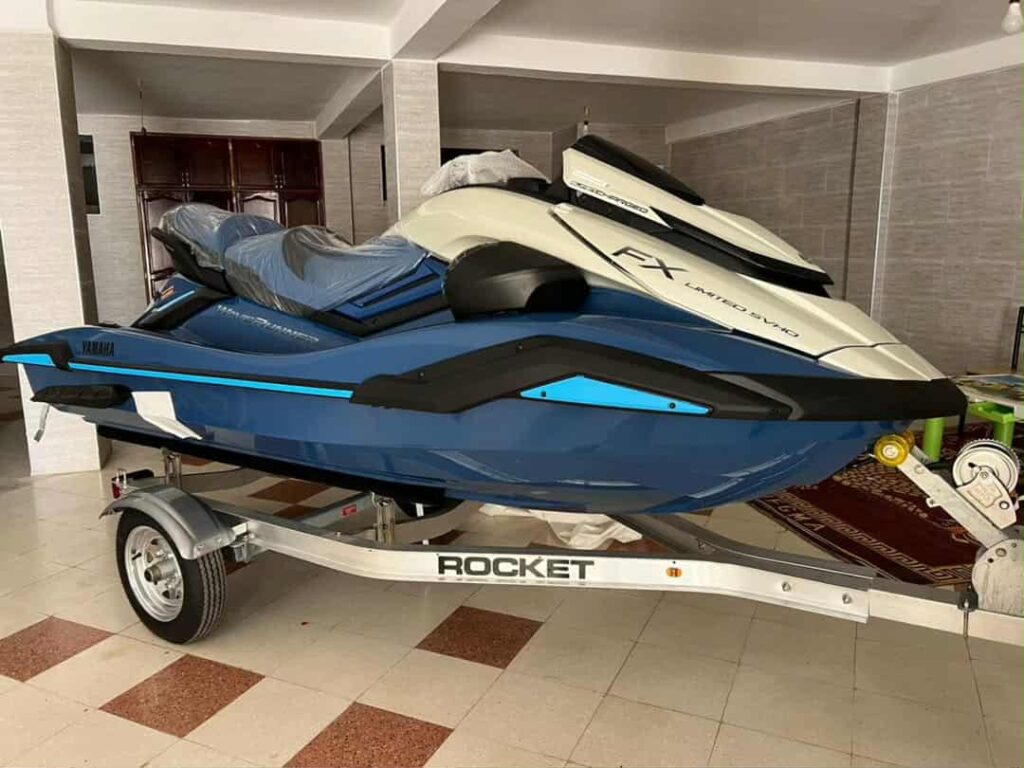 2025-Yamaha-WaveRunner-FX-Limited-SVHO-1