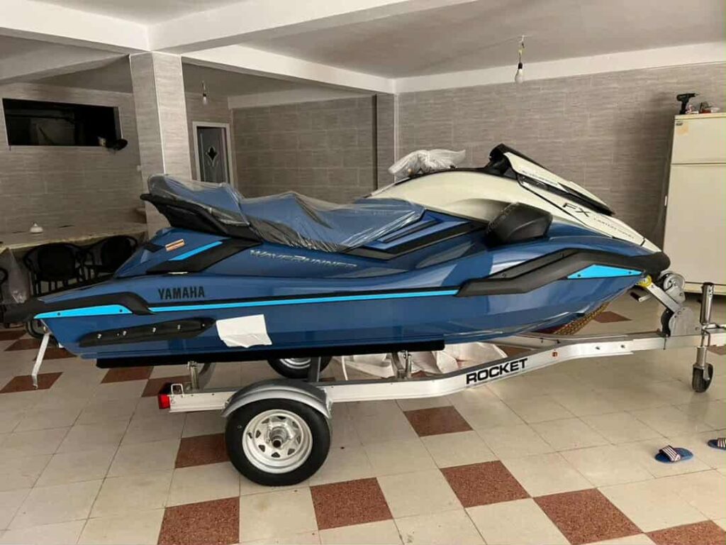 2025-Yamaha-WaveRunner-FX-Limited-SVHO-5