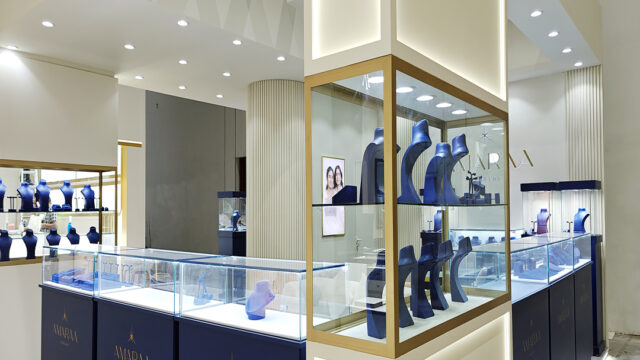 Jewelry-showcases-Booth-setup-3