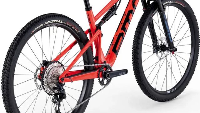 2026-BMC-Fourstroke-01-THREE-Mountain-Bike-02