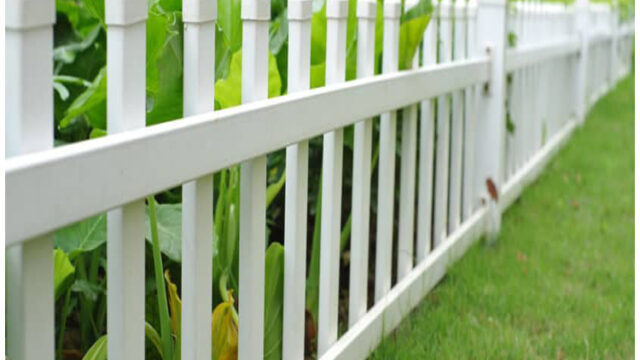 7Garden-Fence-With-Gate-1