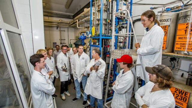 1490131843207-chemical-process-group-students-dpt-block-w1000_orig