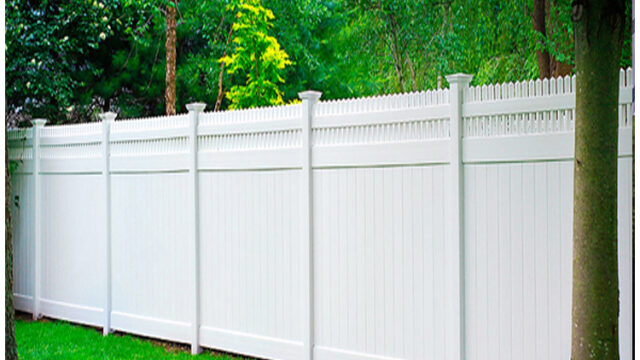2Garden-Fence-With-Gate-1