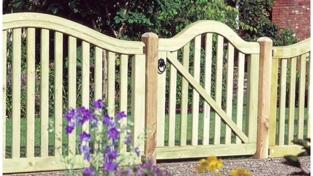 3Garden-Fence-With-Gate-1