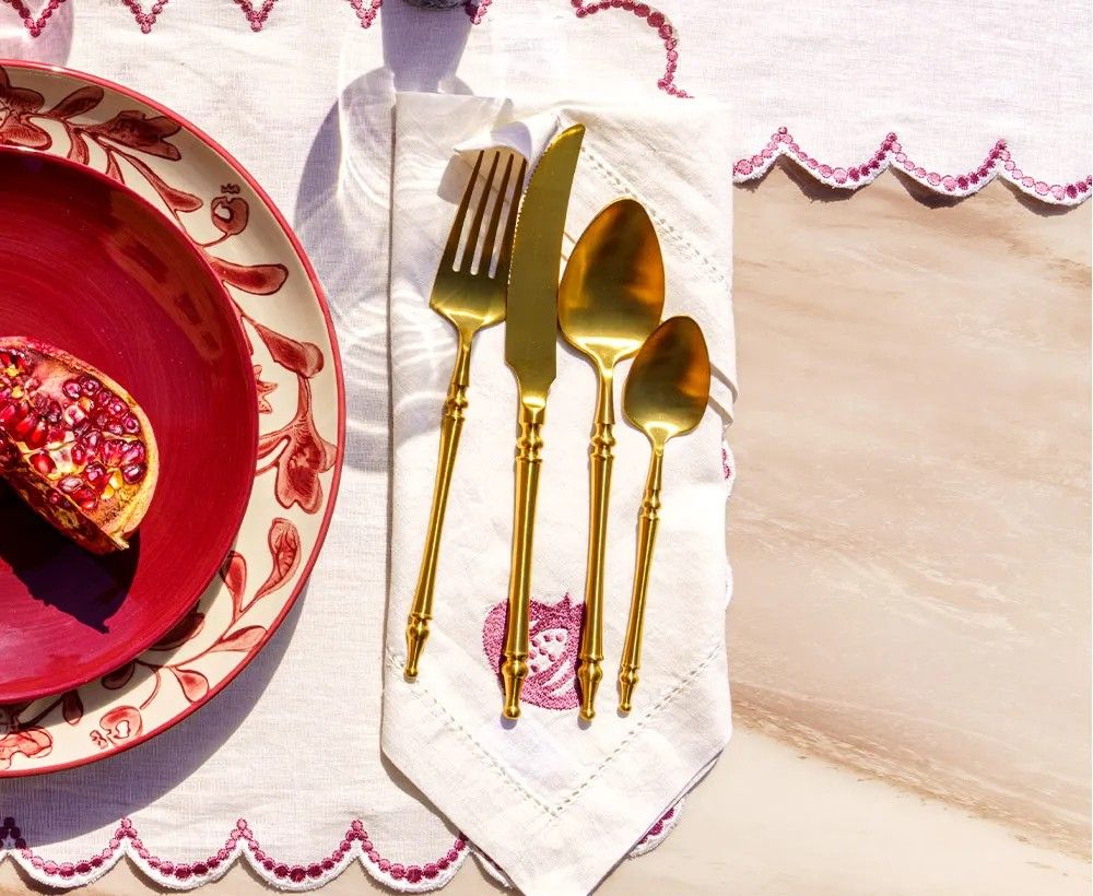 Vera16piecegoldcutleryset