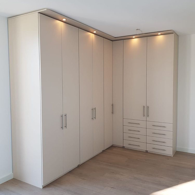 custom-corner-wardrobe