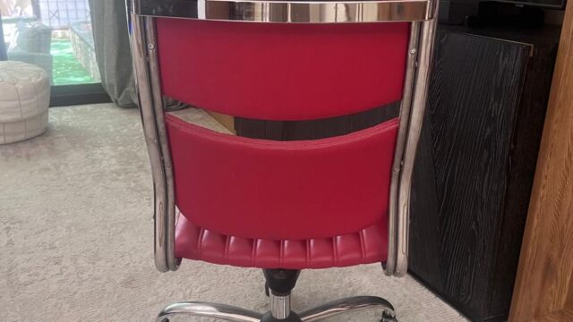 Chair002