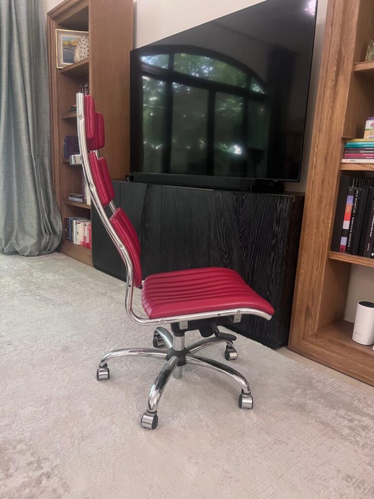 Chair003